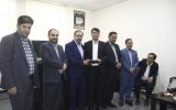 تقدیر دادستان کهگیلویه از فرماندار و سایر اعضای انجمن حمایت از زندانیان دهدشت با اهدای لوح سپاس