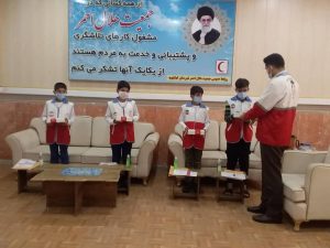 عضویت ریز علی های فداکار به سازمان جوانان هلال احمر استان/ تصاویر