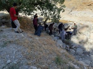 پاکسازی طبیعت تنگ شرابگرو از زباله توسط دوستداران محیط زیست سرفاریاب