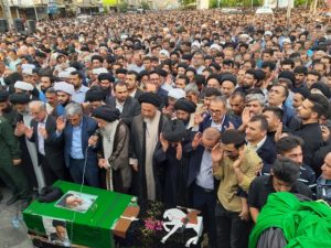 نماز میت آیت الله جزایری  بر پیکر حجت الاسلام والمسلمین آمیراحمدتقوی