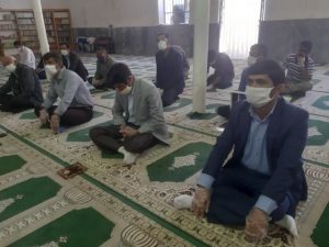 روزه انسان را از گناه دور و  تقوی را در انسان بوجود می آورد