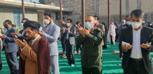 اقامه نماز عید فطر با رعایت پروتکل بهداشتی در سرفاریاب