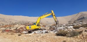 با تلاش و پیگیری حجت الاسلام سید محمد موحد عملیات خاکبرداری جاده دمه آغاز شد