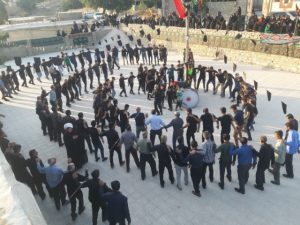 با حضور دلدادگان حسینی برگزار شد عصر  روز عاشورا در سرفاریاب به روایت  عکس